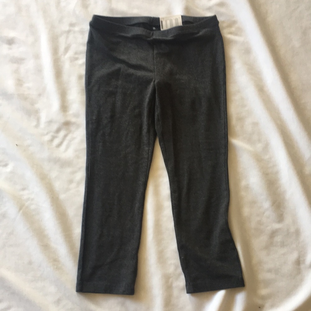 Hue Cotton Capri Leggings NWT Size Small.